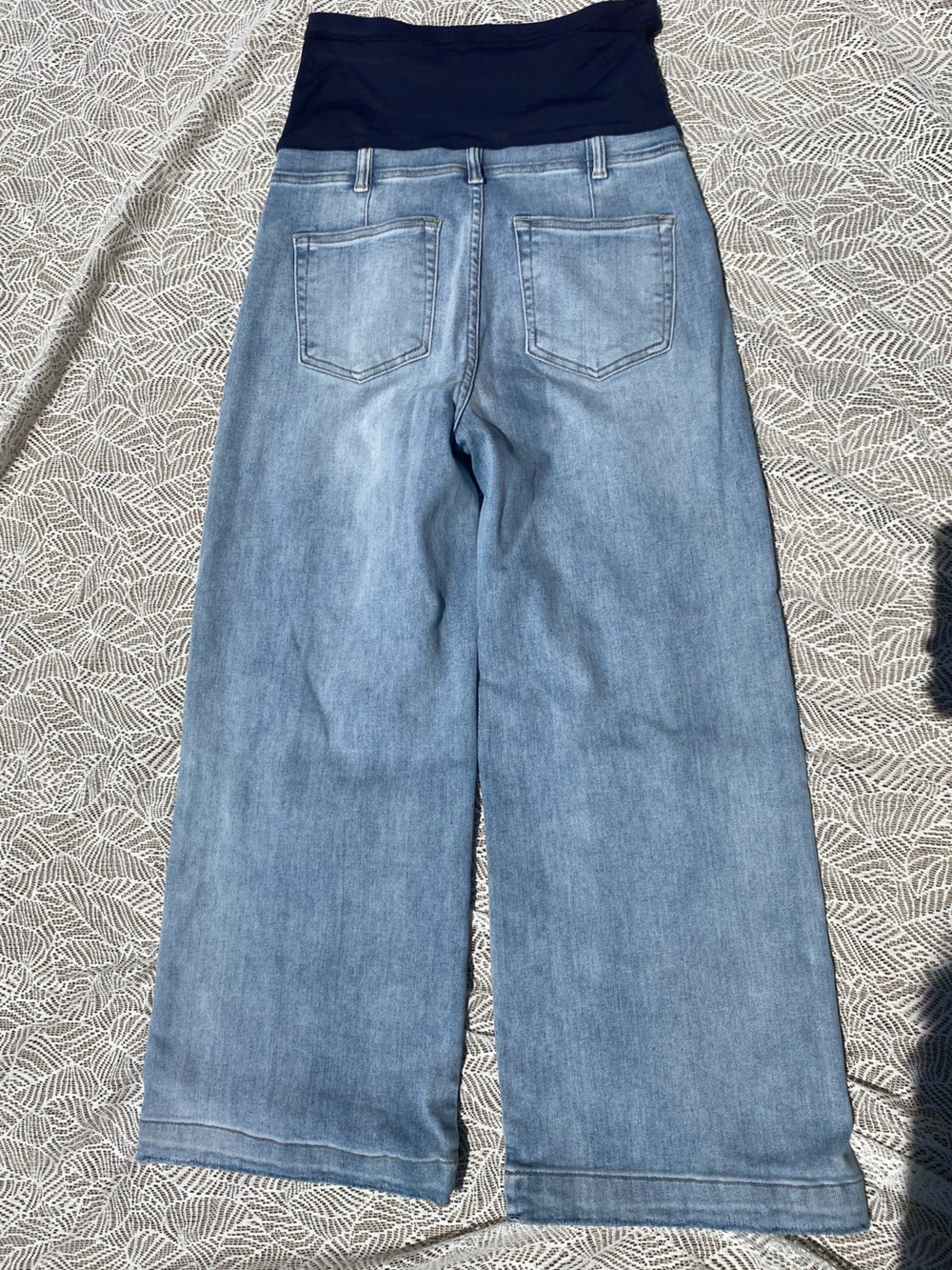 PinkBlush Light Blue Front Seam Cropped Wide Leg Maternity Jeans - Never Worn - Picture 2 of 5